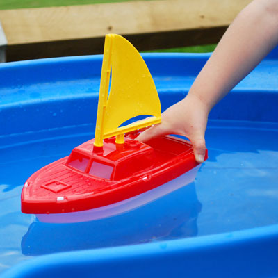 water play boat track